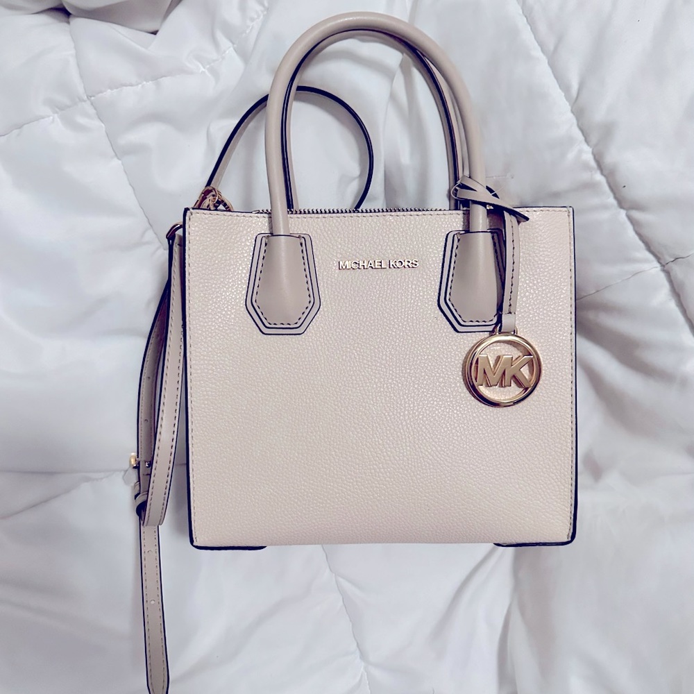 NWOT Small Michael Kors Handbag